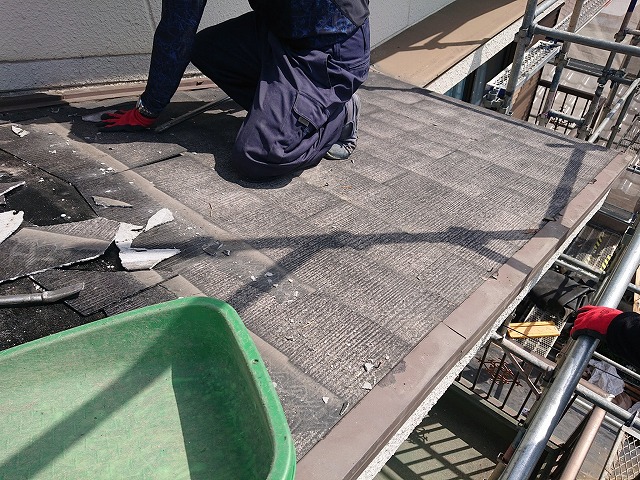 カラーベスト部分の解体